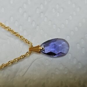 Pale Purple Colored Crystal Faceted Necklace -  Goldtone Chain Included NWOT